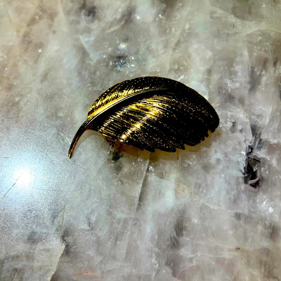 1960s Grosse gold plated leaf brooch for Dior - mint condition vintage